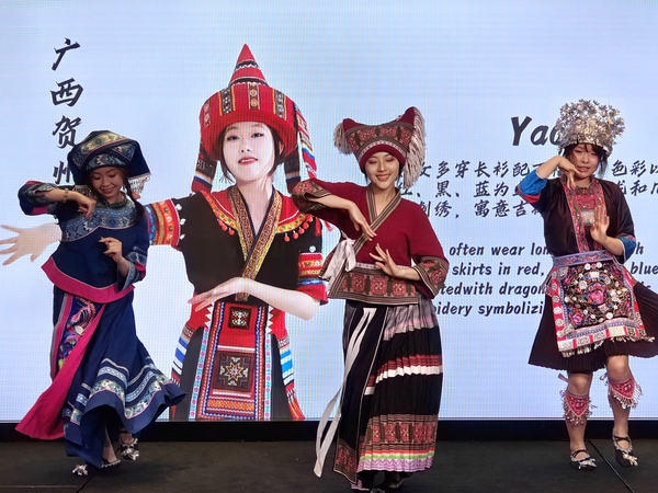 开场舞蹈《弥渡山歌》.jpg
