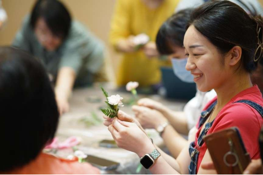 清华社新闻稿-花艺工坊报道960.png