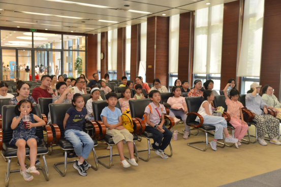 阿涩携《大金瓜》《新绘儿童杂事诗》做客杭图(1)(1)238.png