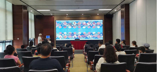 阿涩携《大金瓜》《新绘儿童杂事诗》做客杭图(1)(1)163.png